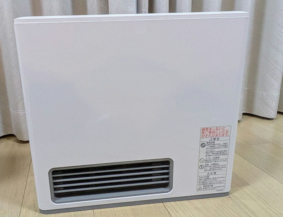 大阪ガス　ガスファンヒーター ホワイト　都市ガス13A用　ガスホースのおまけつき 大阪ガス ガスファンヒーター 140-5732 都市ガス13A用のみ コンパクト