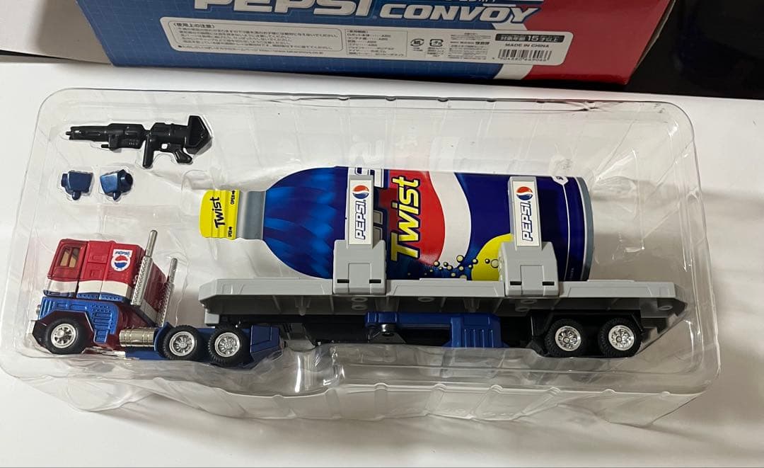 希少　タカラ　トランスフォーマ　ペプシコンボイ