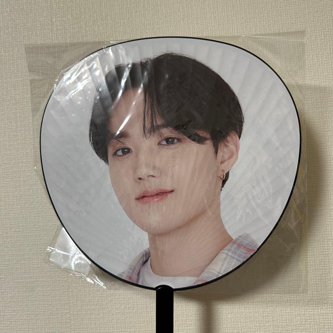 treasure ドヨン うちわ - メルカリ