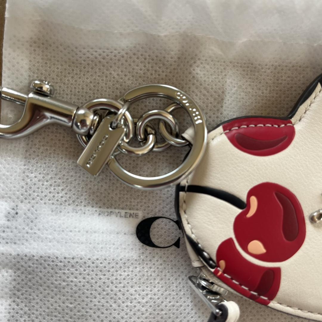 値下げ！COACH かわいいクリスマス チェリー ハート キーホルダー 新品