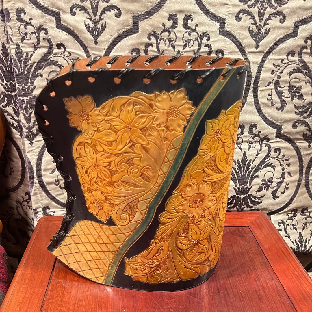 レザーカービング　ブーツ型　ゴミ箱　皮 ダストボックス ドラム型ケース ゴミ箱 小物入れ メッシュレザー 本革