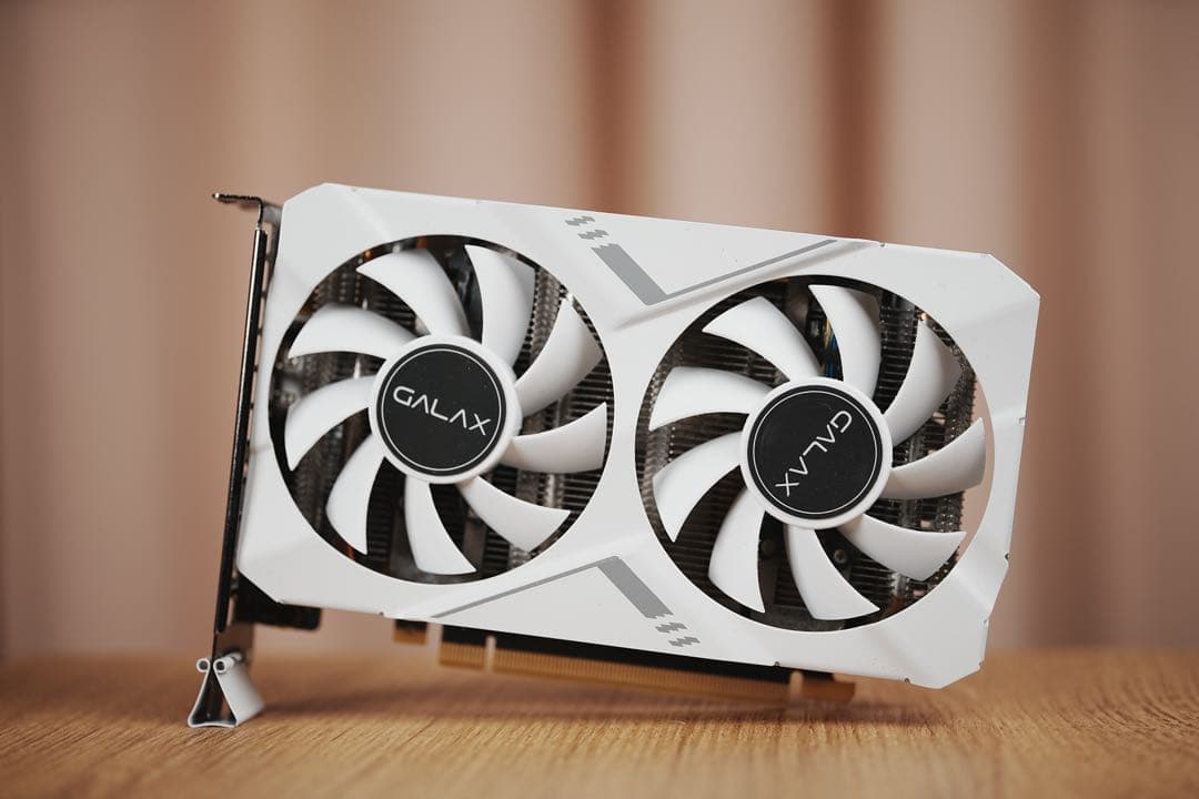 玄人志向 GALAX RTX2070 White Mini ITXグラボ 玄人志向 GALAX RTX2070 White Mini ITXグラボ - メルカリ