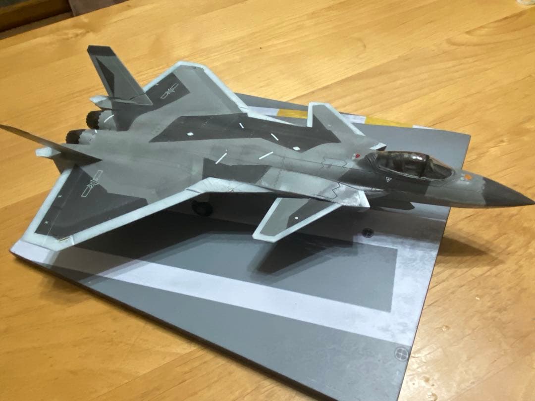 J-20 1/72スケールモデル完成品　ドリームモデル　戦闘機　プラモデル Amazon | ドリームモデル 1/72 中国空軍 J-20戦闘機