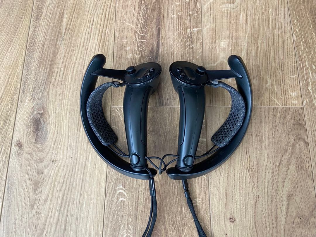 美品 valve index コントローラー 左右セット Valve VALVE INDEX コントローラ(左右セット) VALVE INDEX - 製品詳細