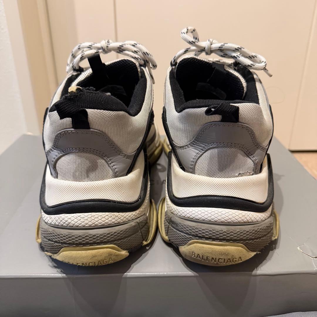 レア】BALENCIAGA triple S 42 パンダカラー - メルカリ
