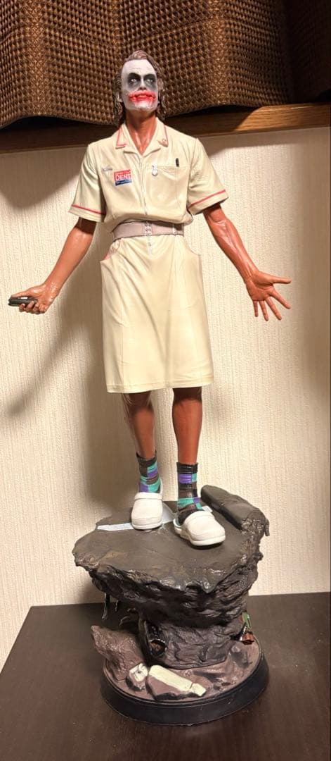 バットマン ダークナイトジョーカー スタチュー ヒース・レジャー