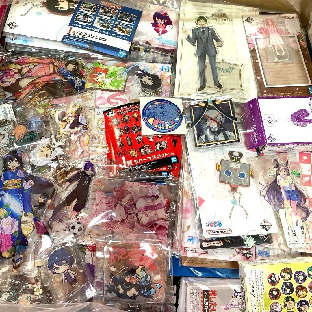 アニメキャラクターグッズ まとめ売り 缶バッジ アクスタ ラバスト 美少女