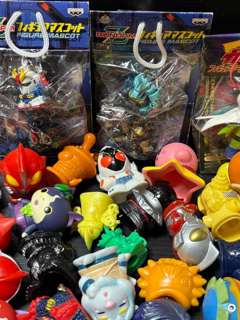 デジモン　ウルトラマン　怪獣　他　キャラクター　指人形　マスコット　セット