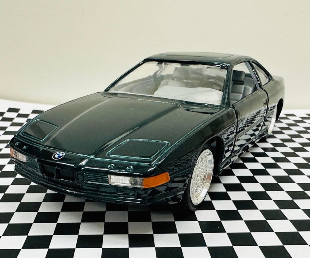BMW 850i ミニカー 1/24 ミニチュア ジオラマに - メルカリ