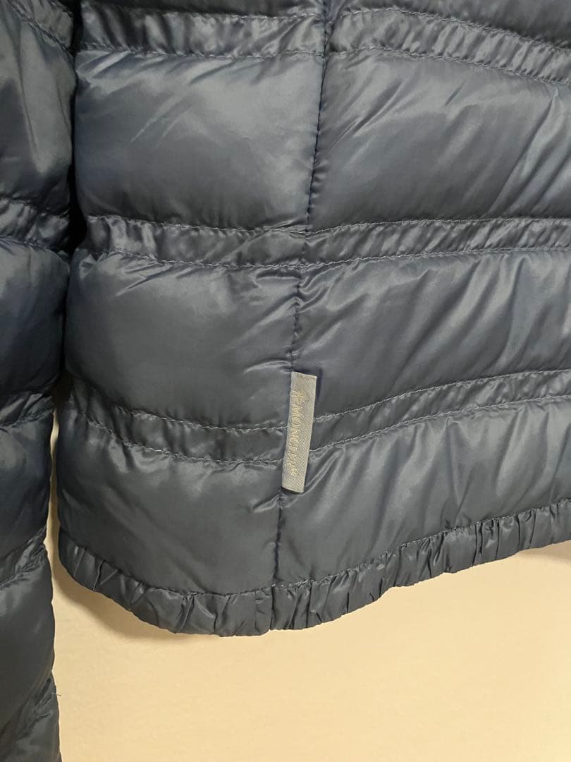 Moncler モンクレール フリルギャザーノーカラーライトダウン