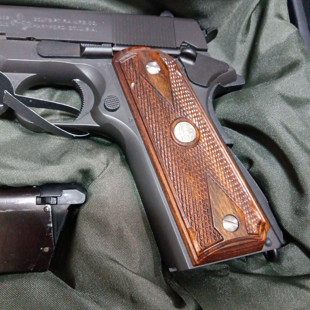 東京マルイ　ガバメント　m1911 木製グリップ
