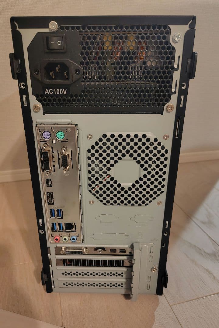 windows11 SSD500GB I7 9700 16GB HD7970