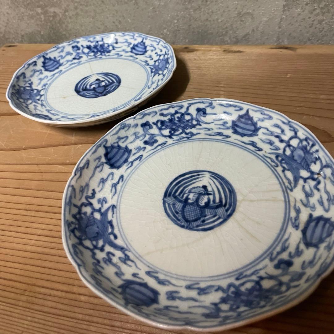 染付皿 二枚 【m766 骨董 二重角渦福 アンティーク レトロ 貫入 鳥足