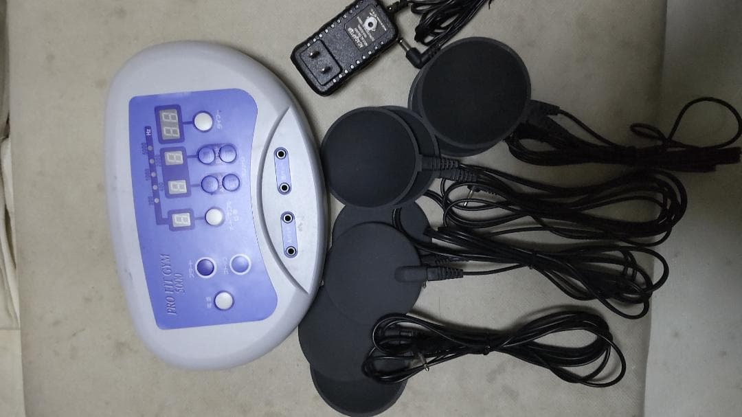 定価8万　EMS機器　プロフィットジムPRO FIT GIM 5000 Amazon.co.jp: 中周波 5000Hz EMS 8パット全身 筋肉運動 脂肪燃焼 プロ