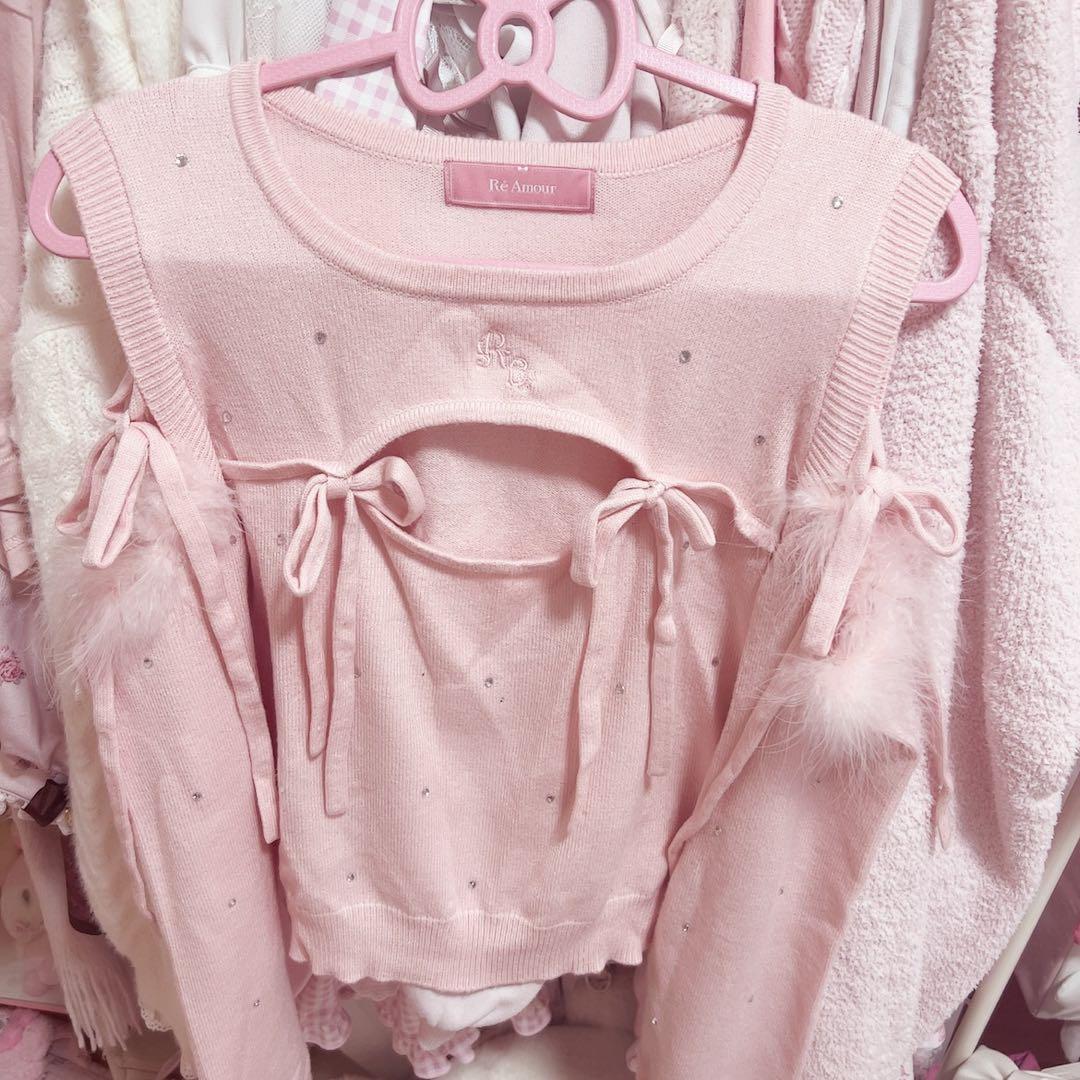 ビジュー リボン ニット ReAmour リアムール ピンク - メルカリ