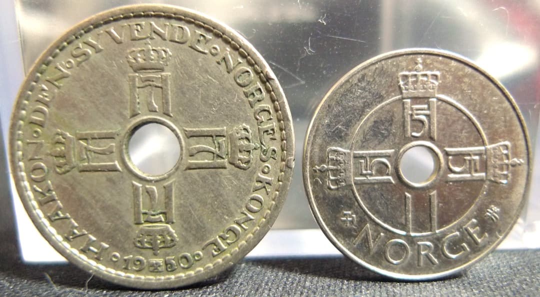 ノルウェー 1クローネ 穴あき 2枚 硬貨 外国硬貨 古銭 まとめ - メルカリ