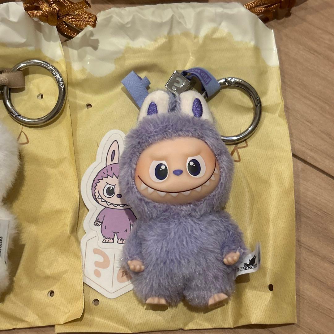 PIN FOR LOVE イニシャルラブブ ぬいぐるみペンダント　C.F.H.?