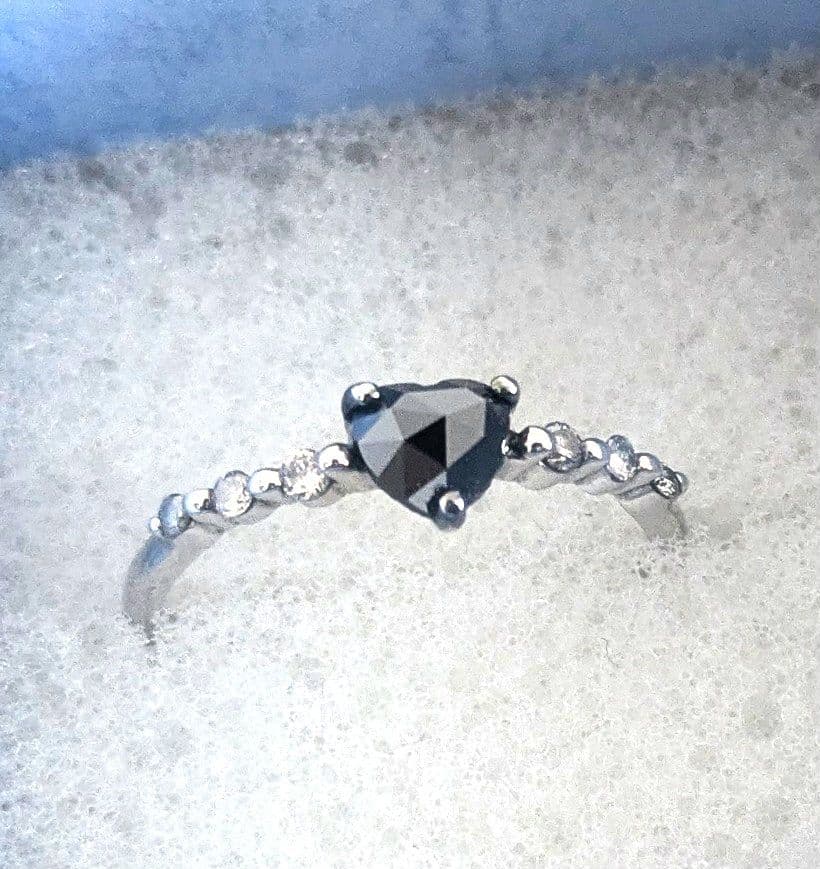 ブラックダイヤ ローズカットハートリング 新品ブラックダイヤモンド＆ローズカットハートシェイプ0.40ct〜・AAA