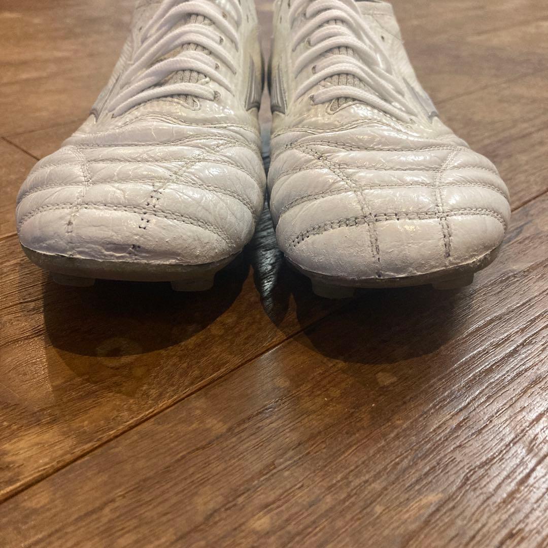 ミズノ　モレリア　ネオ3 β ジャパン　ホワイト　シルバー　23.5cm