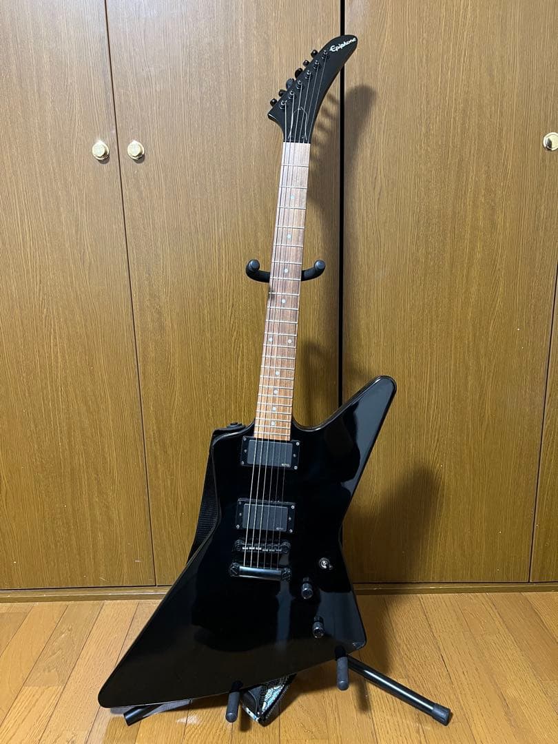 ギター Epiphone LTD 1984 Exploler EX Ebony Epiphone 1984 Explorer EX - Ebony | Sweetwater