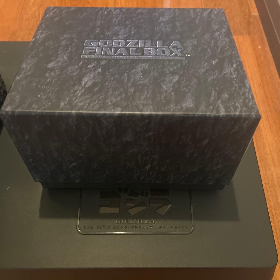 ゴジラDVDセット　ヘッドフィギュア 専用ボックス付き