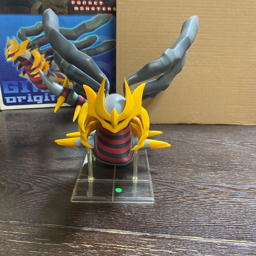 ギラティナ フィギュア スタンド付き