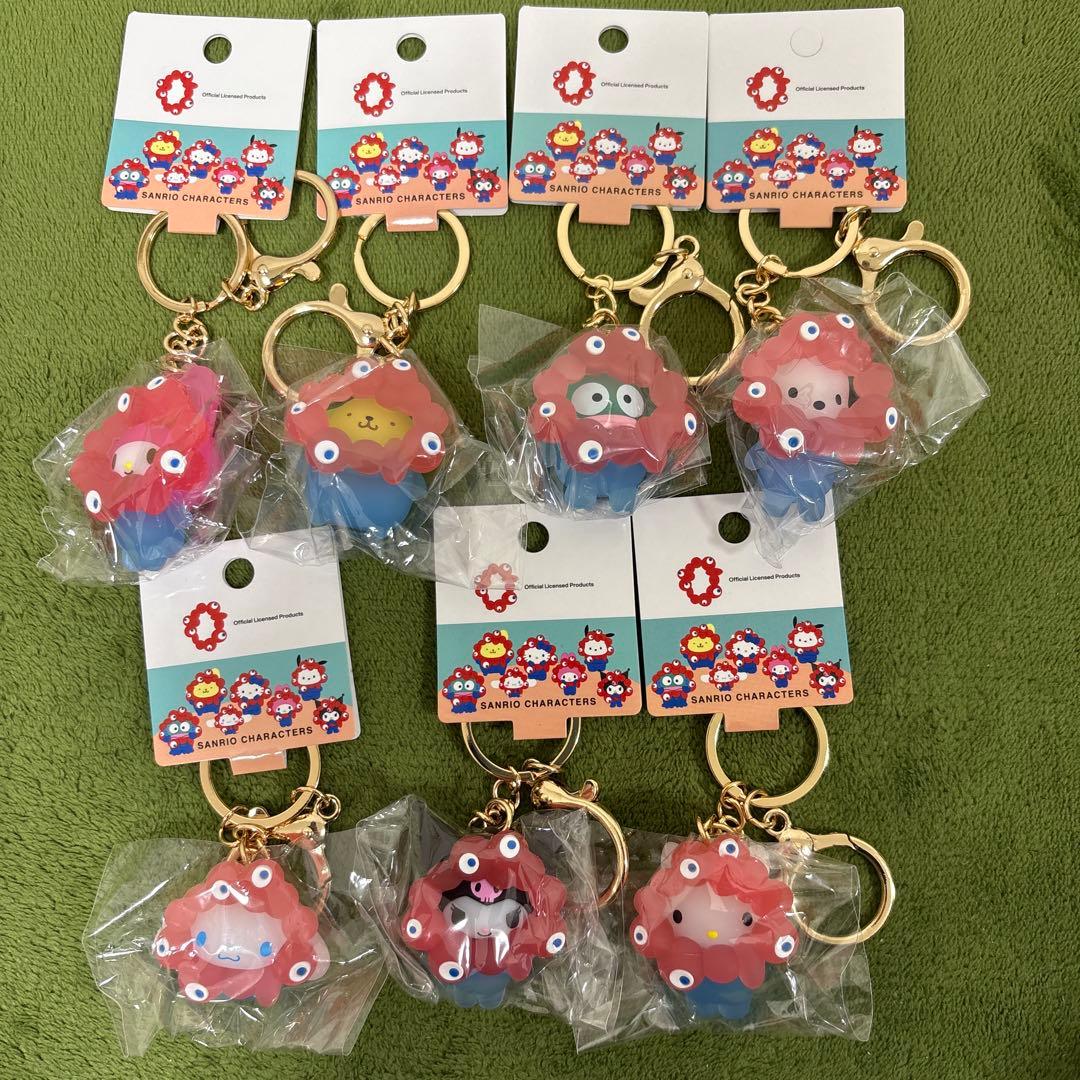 や*も様 サンリオ　ミャクミャク　キーホルダークリアカラー　全7種　コンプリート ミャクミャク×サンリオ新作❤️💙 7月中旬〜クリアカラーの
