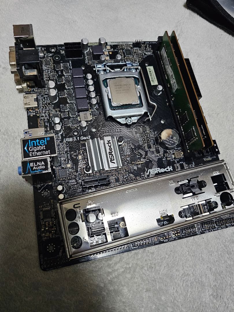 B360 i3 9100 DDR4 4GB ×2 計 8GB B360 i3 9100 DDR4 4GB ×2 計 8GB - メルカリ