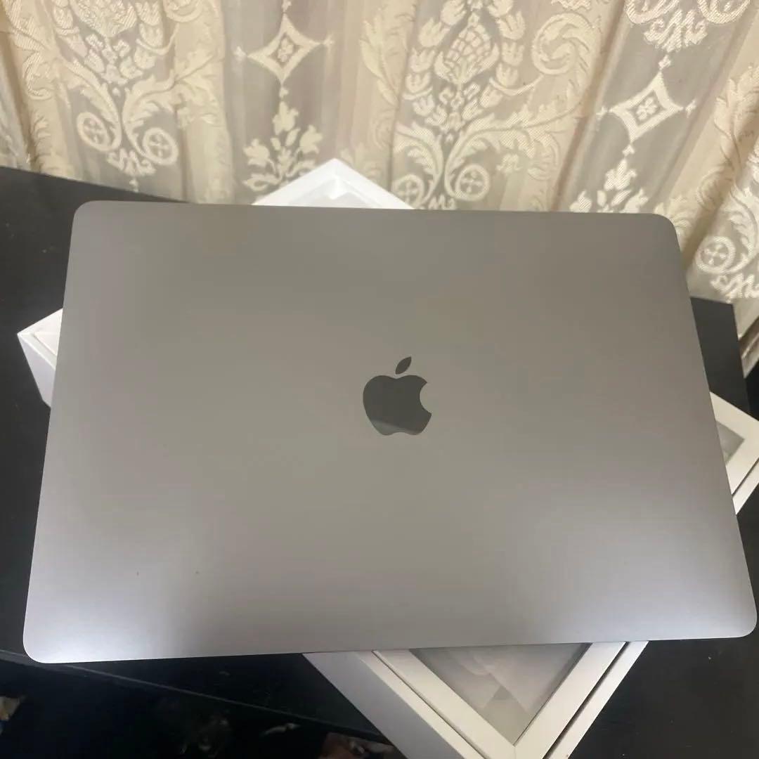 MacBook Pro 13インチ MNEH3J/A Apple MacBook Pro MNEH3LL/A, M2 Chip, 8GB RAM, 256GB SSD, 16-core