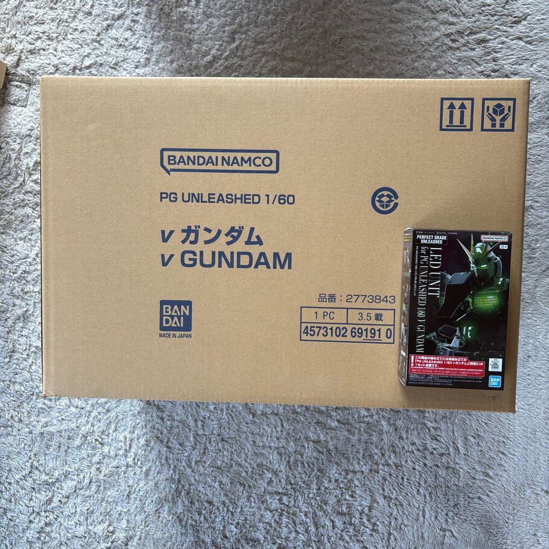PG UNLEASHED 1/60 ニューガンダム + LEDユニット 究極のガンプラ「PG UNLEASHED 1/60 νガンダム/LEDユニット」セットが