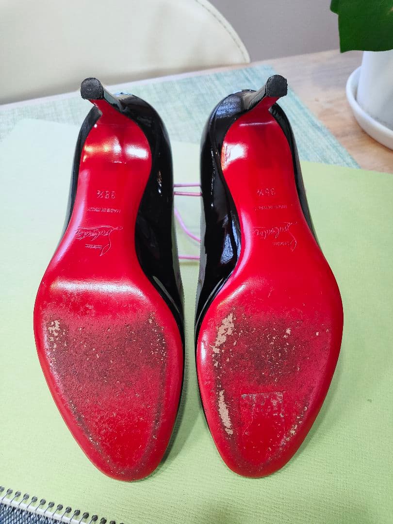 Christian Louboutin 黒 エナメル ピンヒール 22.5cm