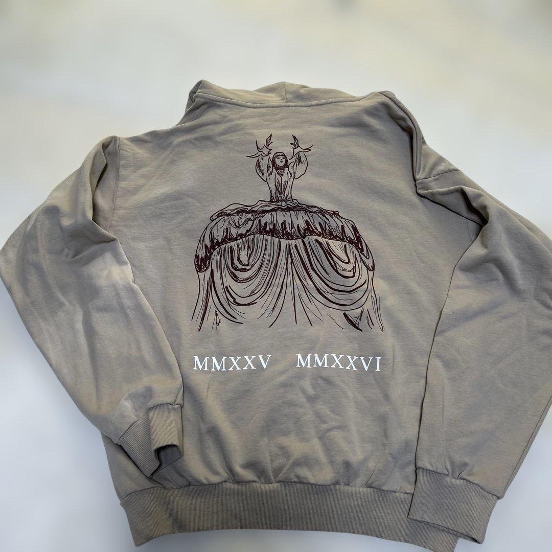 最終値下げ！新品2026年レディーガガライブパーカー ベージュ