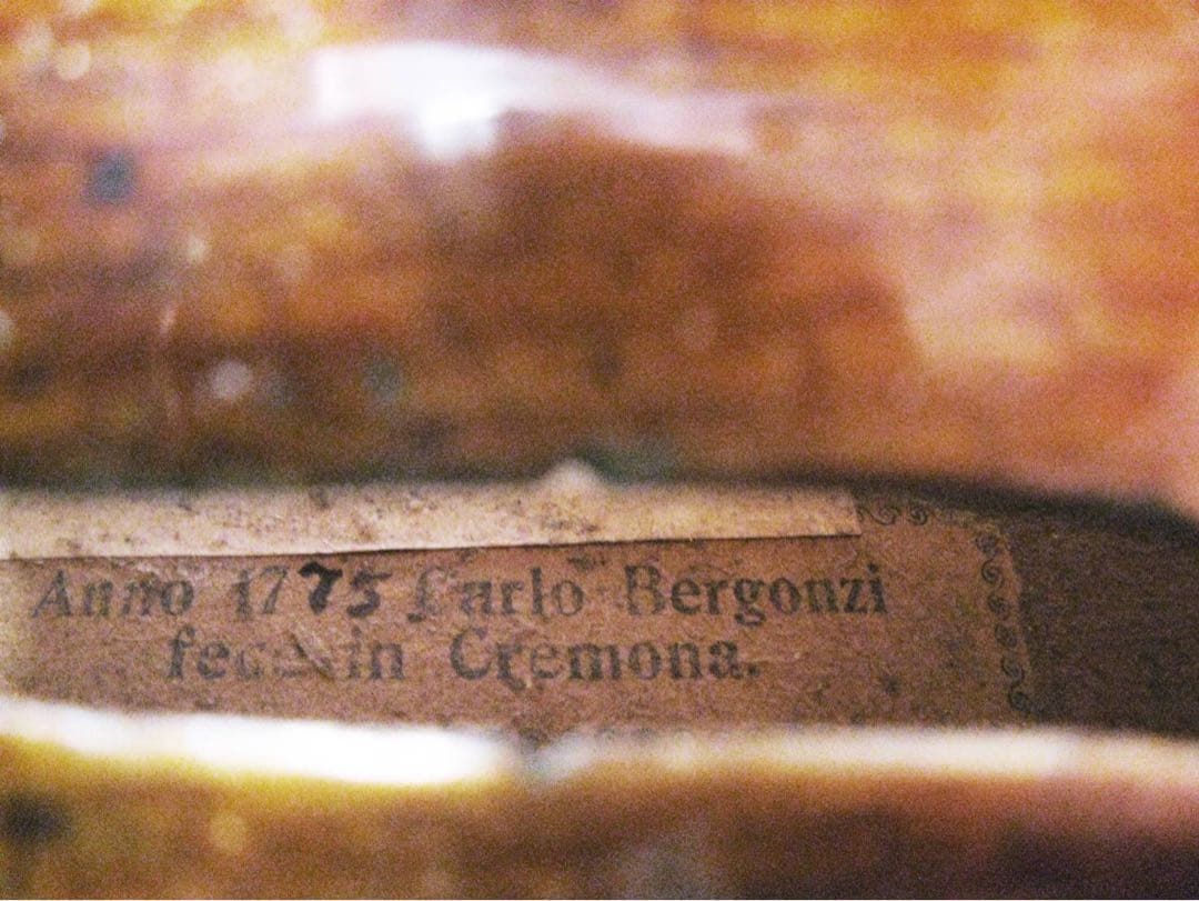 バイオリン2台　(弓4本ダブルケ -ス)オマケ