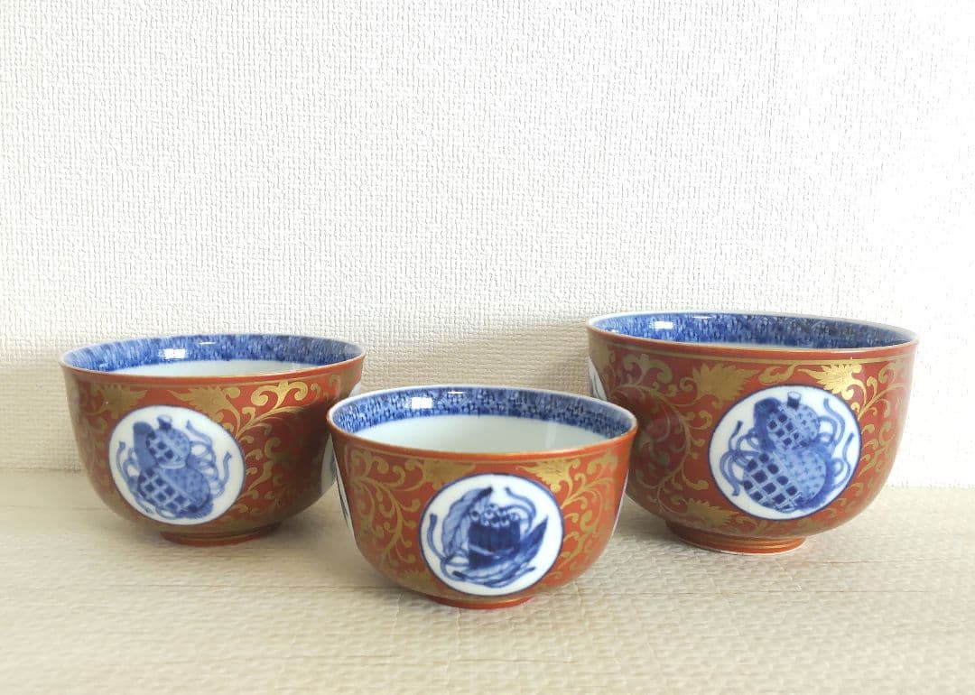 お値下げしました、三つ組　金唐草　宝尽くし　向付