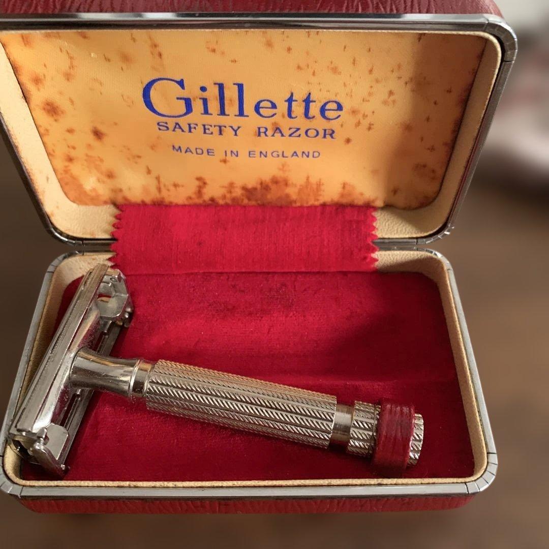 Gillette（ジレット）」のヴィンテージ・セーフティレイザー（両刃カミソリ) Gillette（ジレット）」のヴィンテージ・セーフティレイザー（両刃