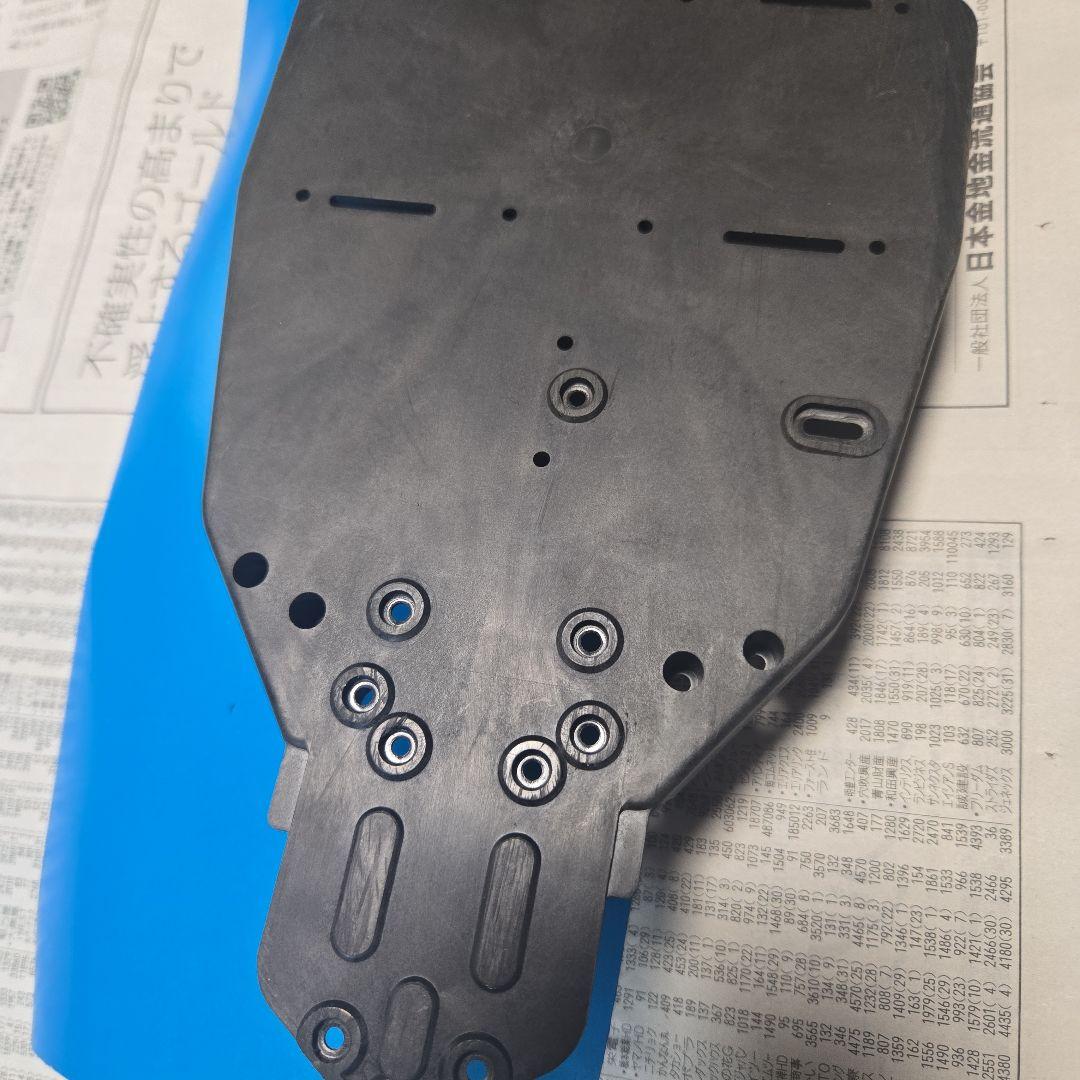 ジャンク長期保管品　タミヤ製　TA04用？ハード？シャーシ　使用済