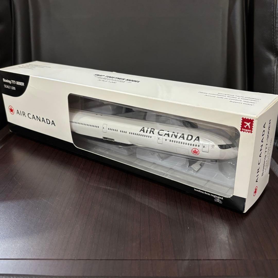 AIR  B777-300ER 1/200 エアカナダ スカイライフwithフライングドッグ / 【Air Canada Boeing 777-300