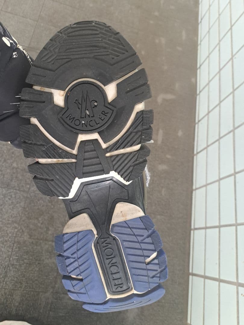 MONCLER メッシュスニーカー グレー/ネイビー サイズ42 - メルカリ