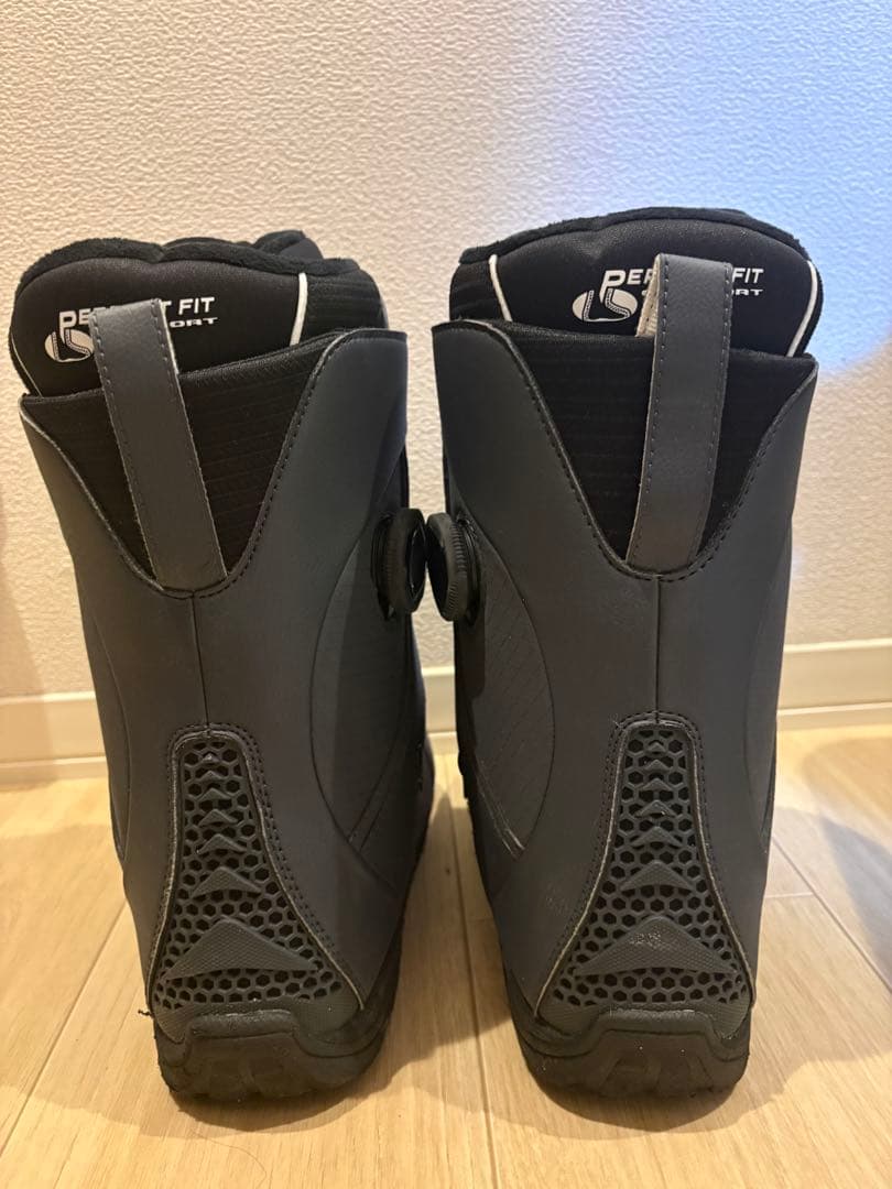 HEAD BOAシステム スノーボードブーツ グレーの通販はau PAY