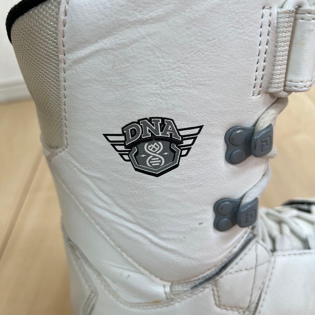 【即日発送】DEELUXE スノボ　D.N.A. 25.5cm 23-24モデル