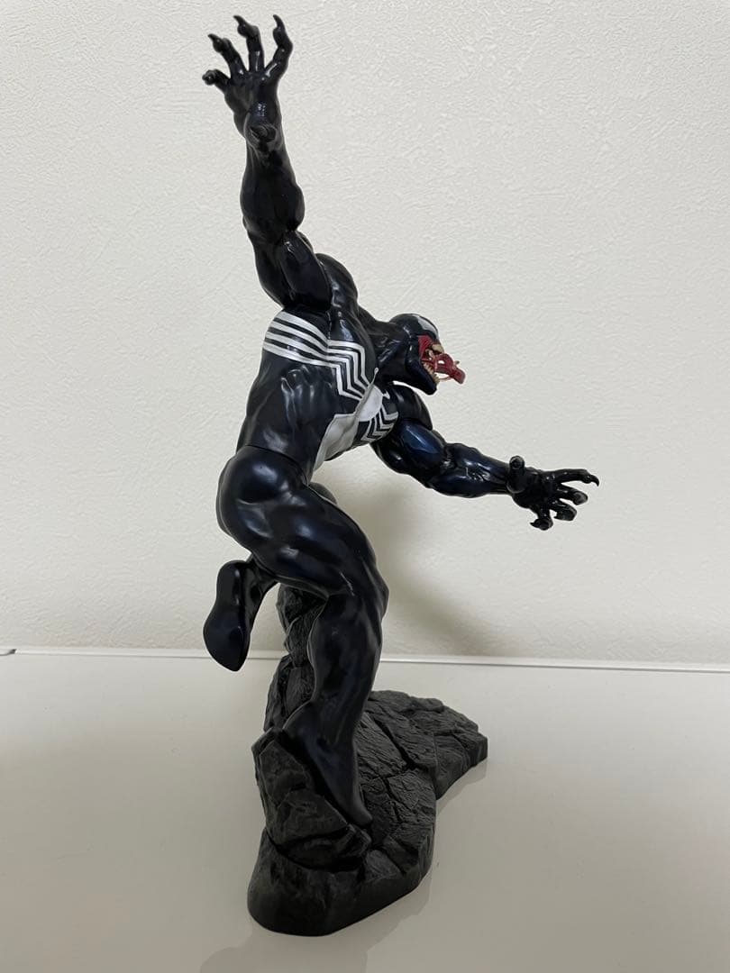 HAPPYくじ　VENOM A賞ヴェノム　LAST賞カーネイジ　フィギュア