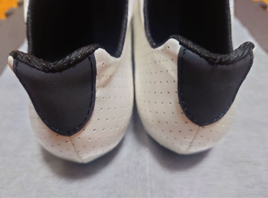 定価44000円　165g超軽量LAKE CX301 シューズ 26.5cm