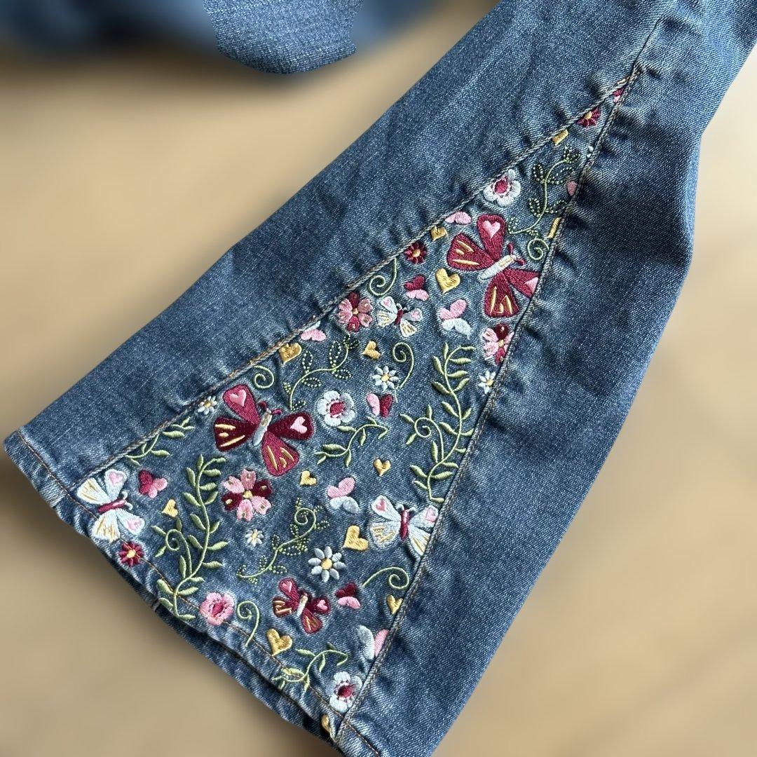 TINA：JOJUN 刺繍入り フレアデニムパンツ ブルー - メルカリ