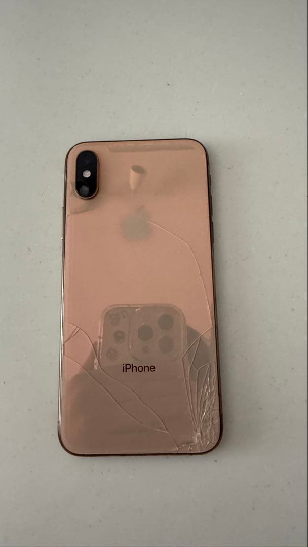 値下げ！iPhone Xsゴールド 背面ひび割れあり　64GB iPhone XS 64GB - Gold - Unlocked | Back Market