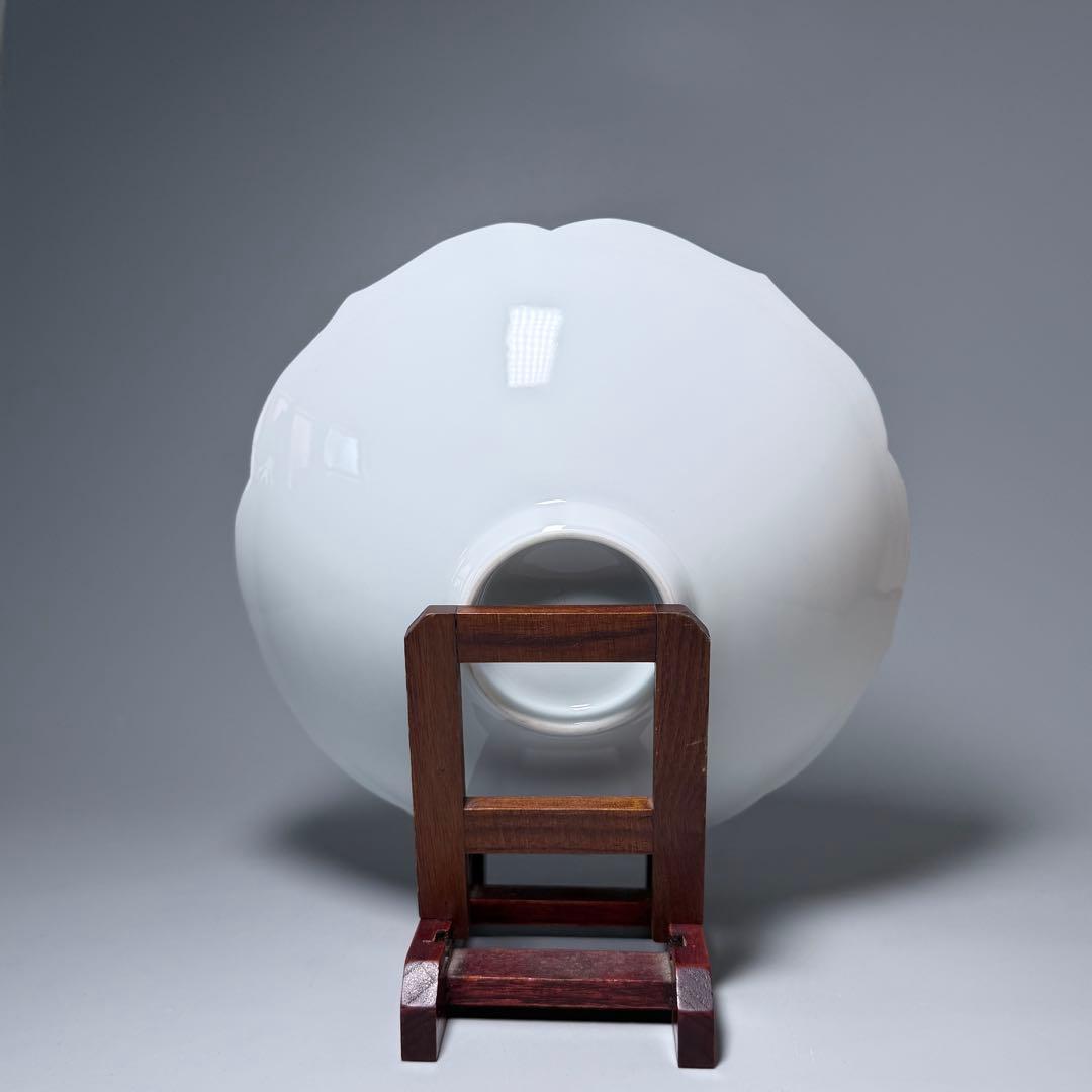人間国宝 井上萬二 作 白磁刻 輪花形 菓子鉢 共箱 直径22cm