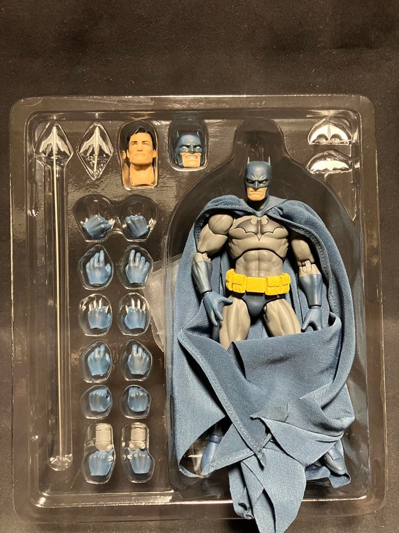 マフェックス MAFEX バットマン BATMAN \"HUSH\"