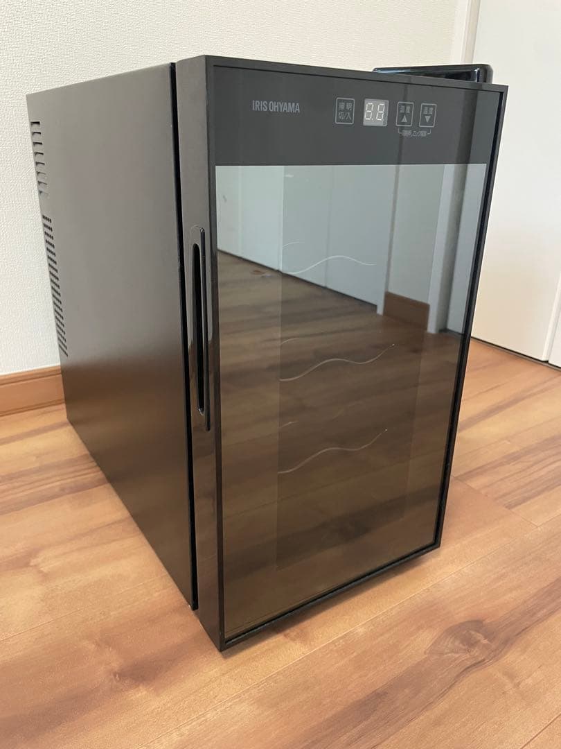 IRIS OHYAMA ワインセラー ブラック 8本収納 送料無料 8本収納ワインセラー25L アイリスオーヤマ IWC-P081A-B 「1本