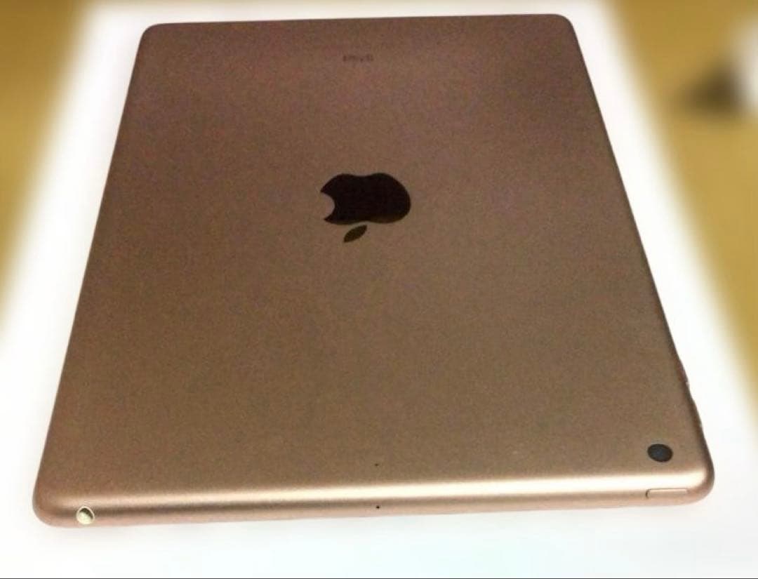 Apple iPad (第6世代) 32GB ゴールド - メルカリ