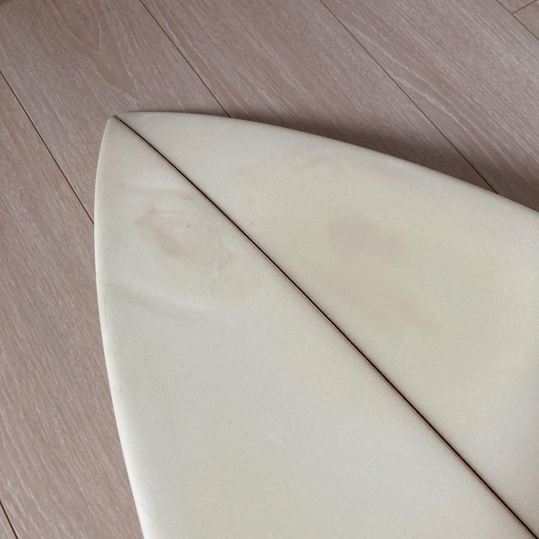 サーフボード、ショート、ジャスティス、クランキー、フィン付き