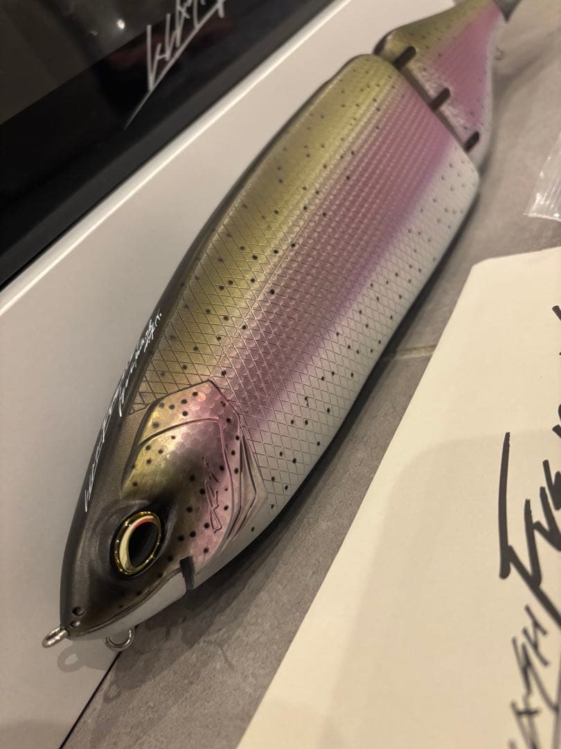 DRT Frenzy ビッグベイト マジックトラウト美品 - メルカリ